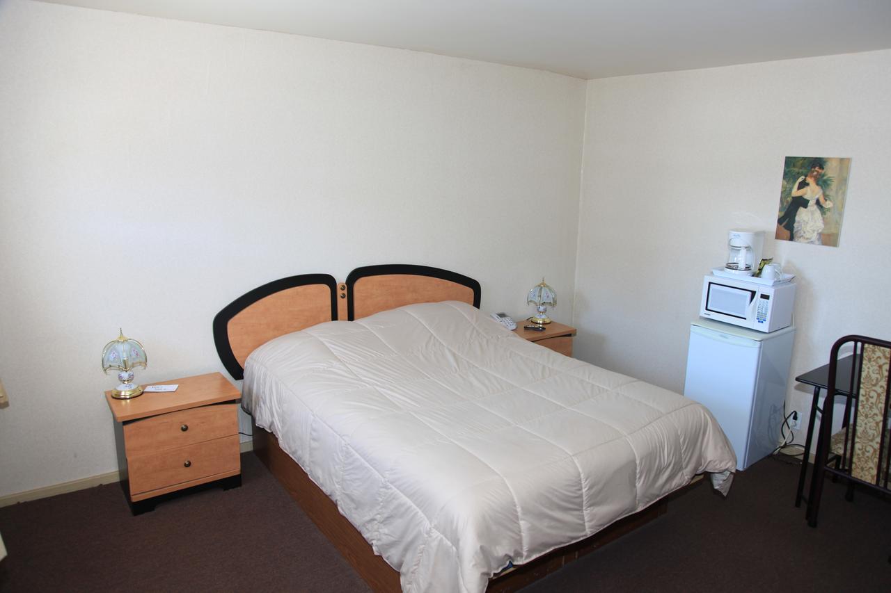 Motel Grande Ile Salaberry-de-Valleyfield Exterior photo