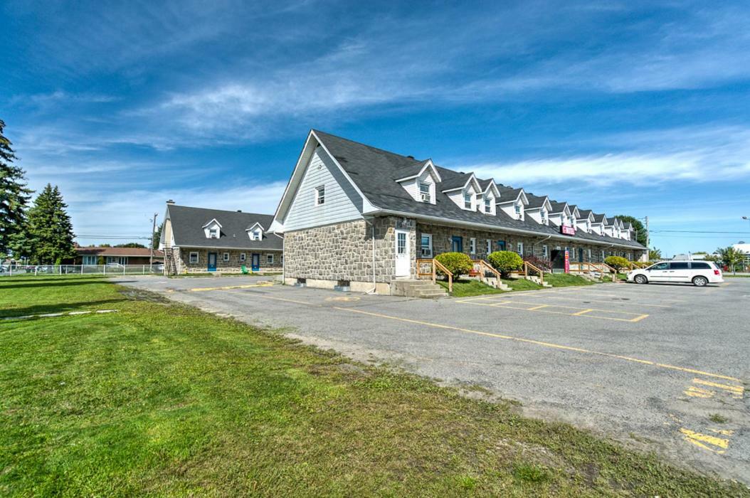 Motel Grande Ile Salaberry-de-Valleyfield Exterior photo